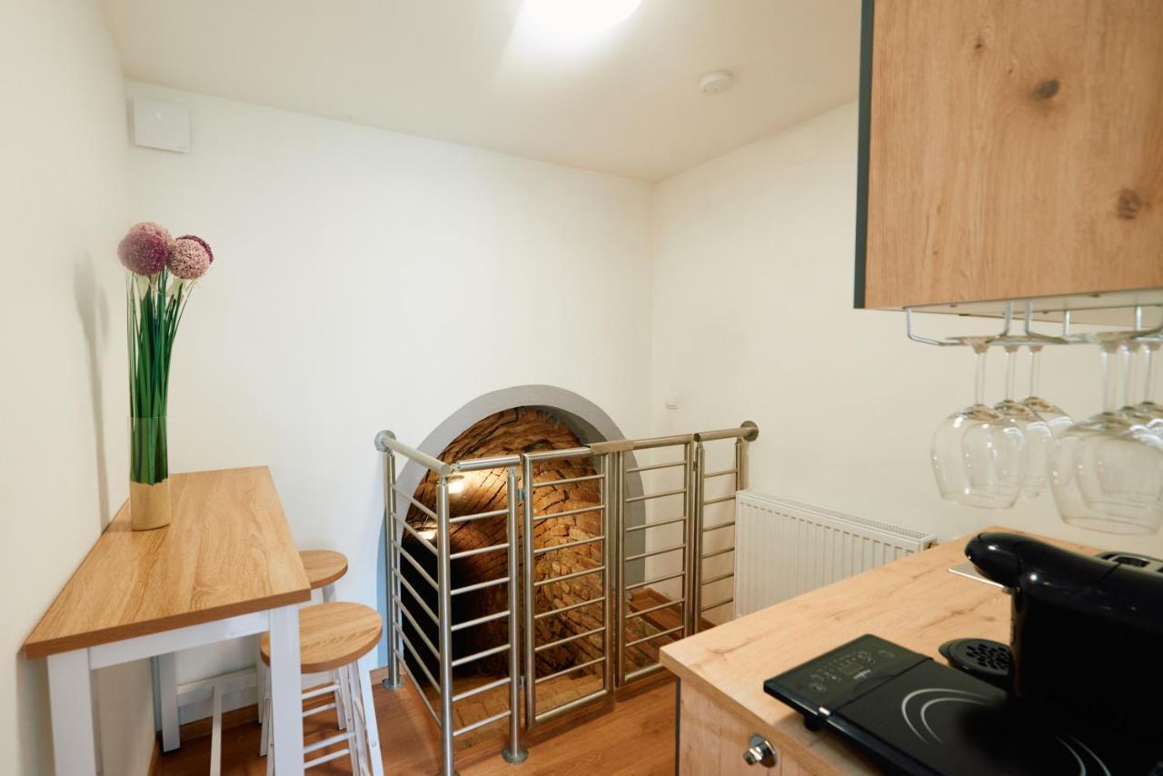 Apartment Fuer 2 Erwachsene Und 2 Kinder, Ausgestattet Mit Einem Weinkeller Und Einem Kleinen Hof - Self-Made Fruehstueck Inbegriffen Рец Екстер'єр фото