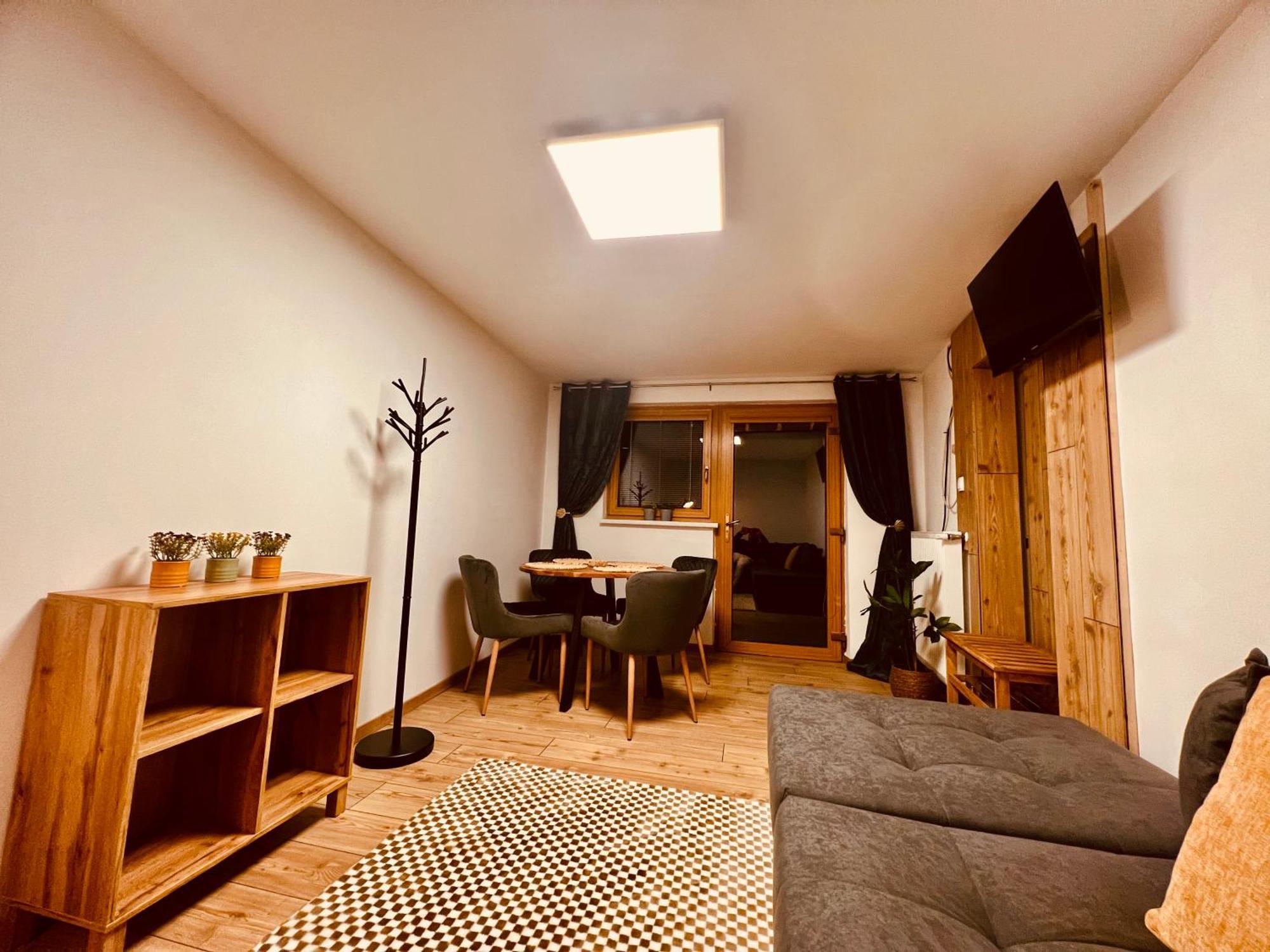 Apartment Fuer 2 Erwachsene Und 2 Kinder, Ausgestattet Mit Einem Weinkeller Und Einem Kleinen Hof - Self-Made Fruehstueck Inbegriffen Рец Екстер'єр фото