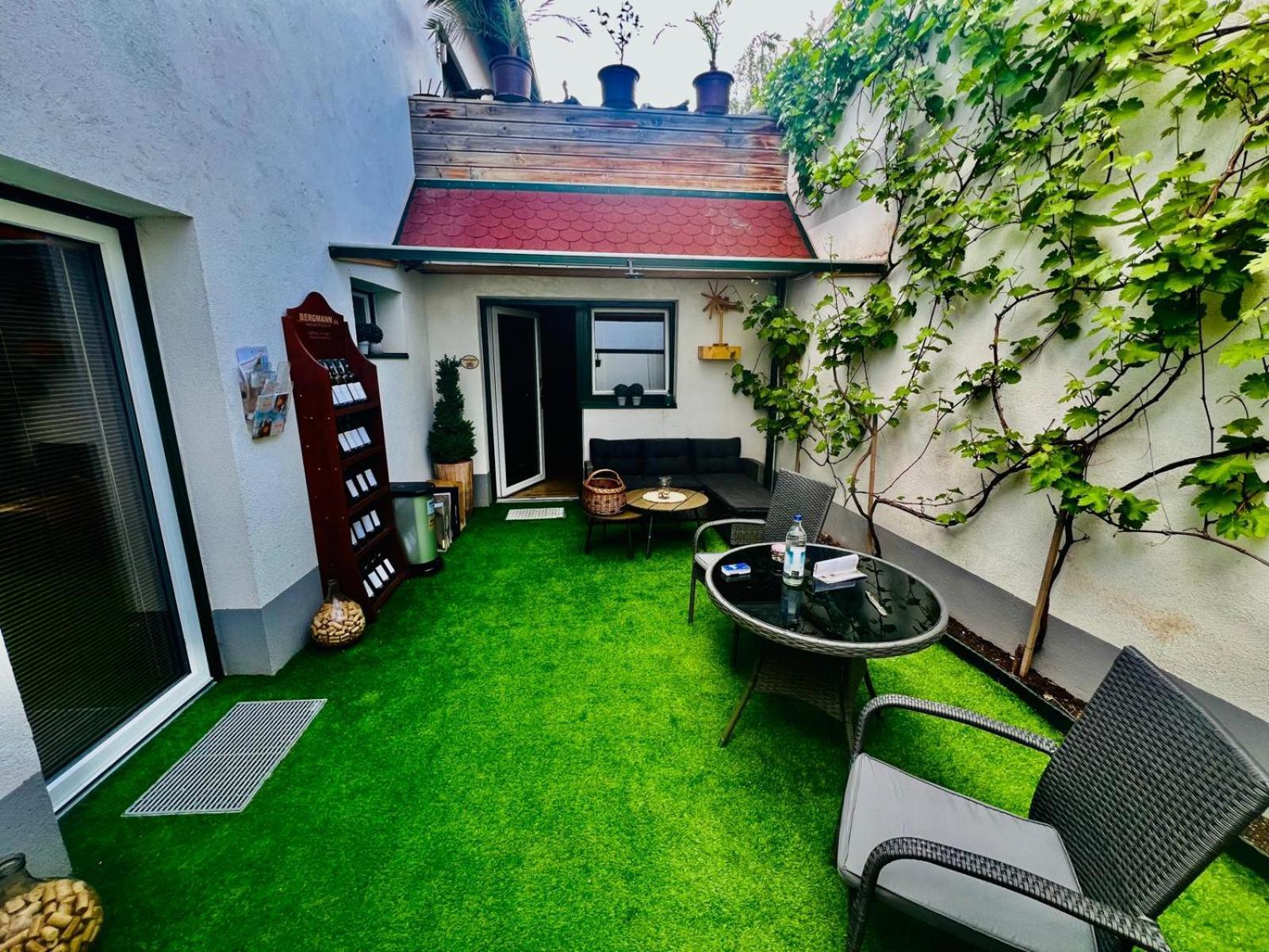Apartment Fuer 2 Erwachsene Und 2 Kinder, Ausgestattet Mit Einem Weinkeller Und Einem Kleinen Hof - Self-Made Fruehstueck Inbegriffen Рец Екстер'єр фото